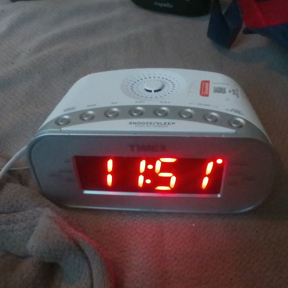 Timex AM/FM Dual Alarm Clock Radio 1.2" Red Display & Line-In T231Y